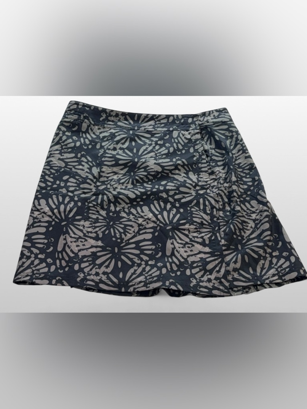 RipSkirt Hawaii Wrap Skort Medium Athletic Hiking Travel Skirt Built In Shorts